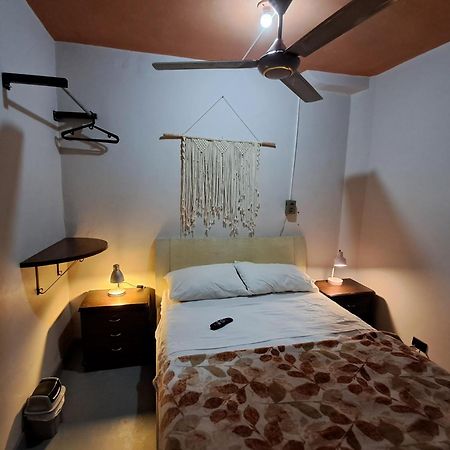 Casa Primavera Hostal Медельин Экстерьер фото