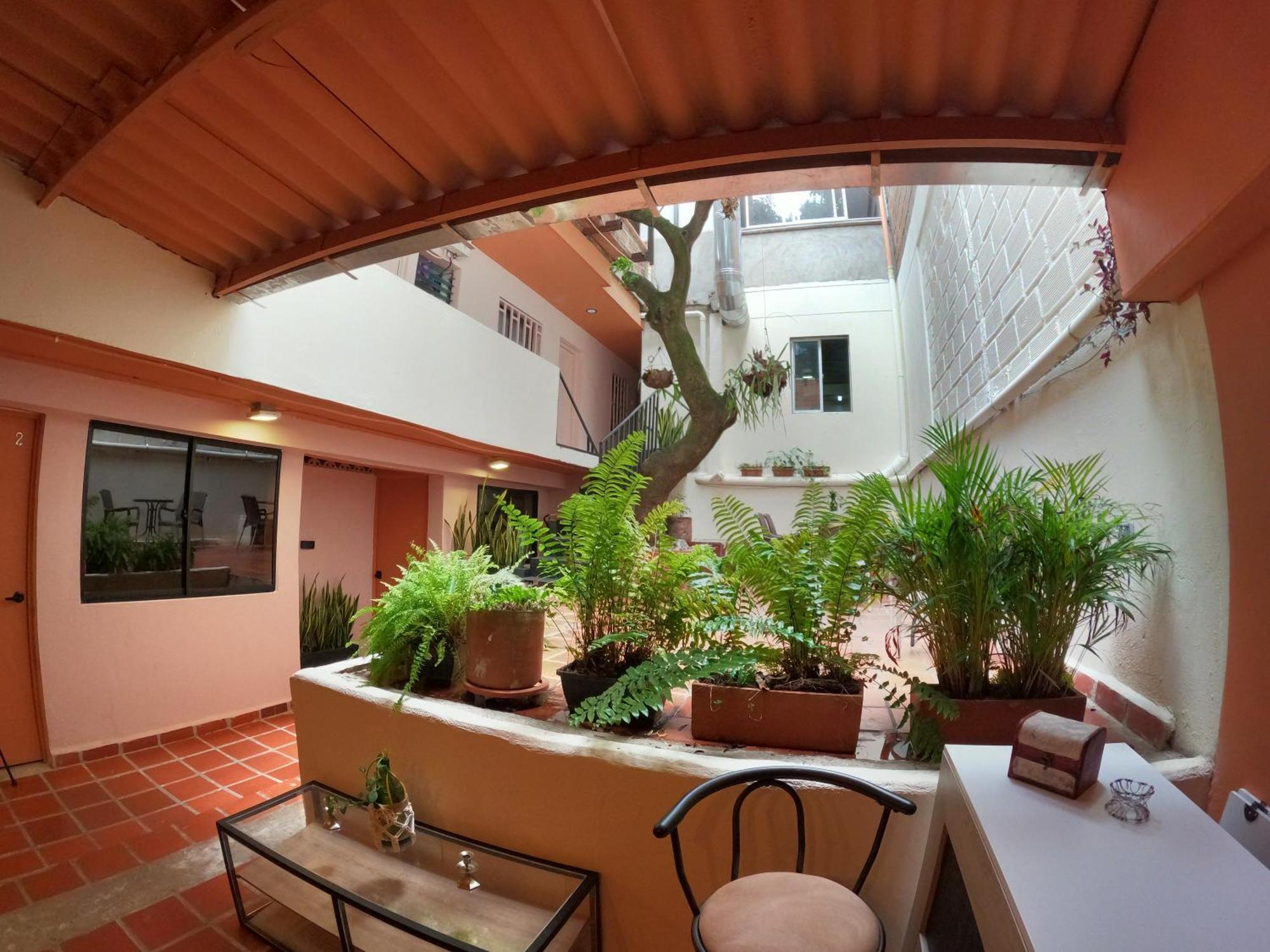 Casa Primavera Hostal Медельин Экстерьер фото