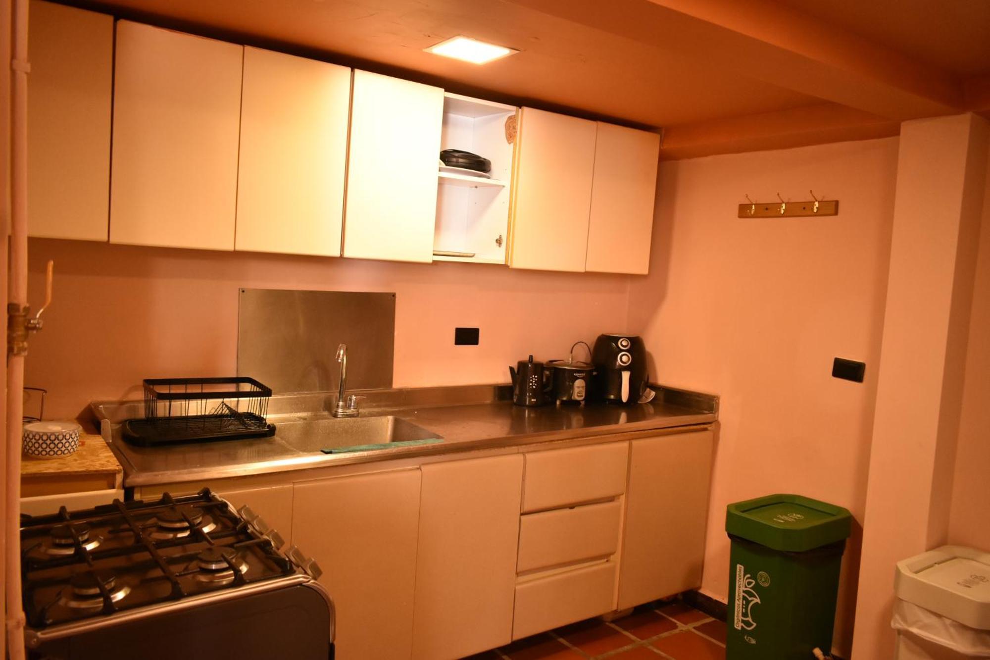 Casa Primavera Hostal Медельин Экстерьер фото