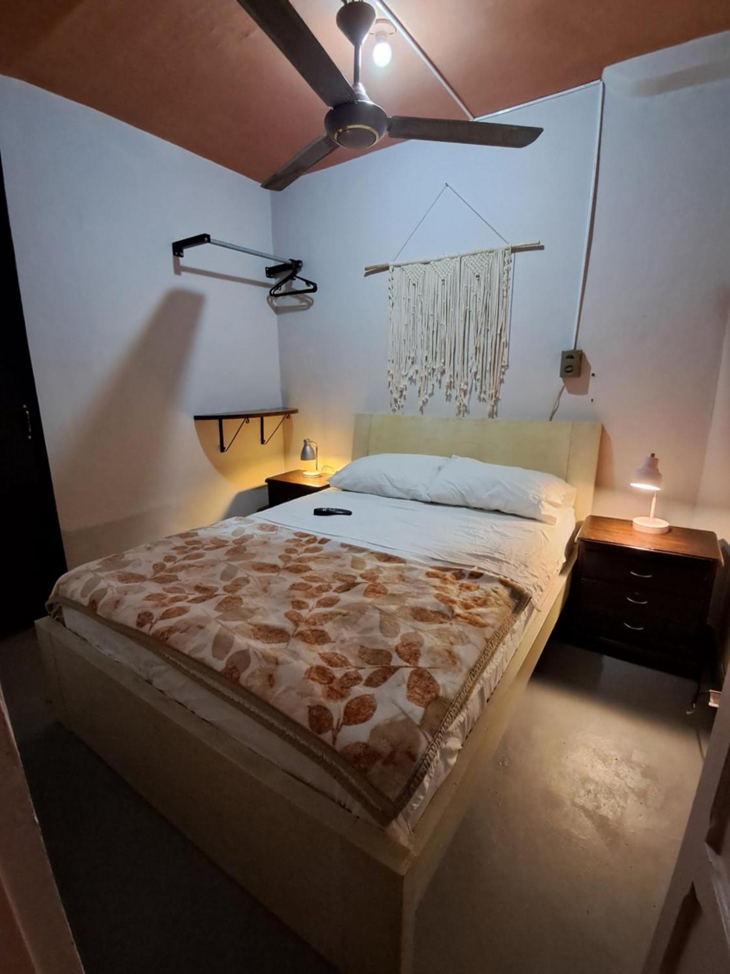 Casa Primavera Hostal Медельин Экстерьер фото