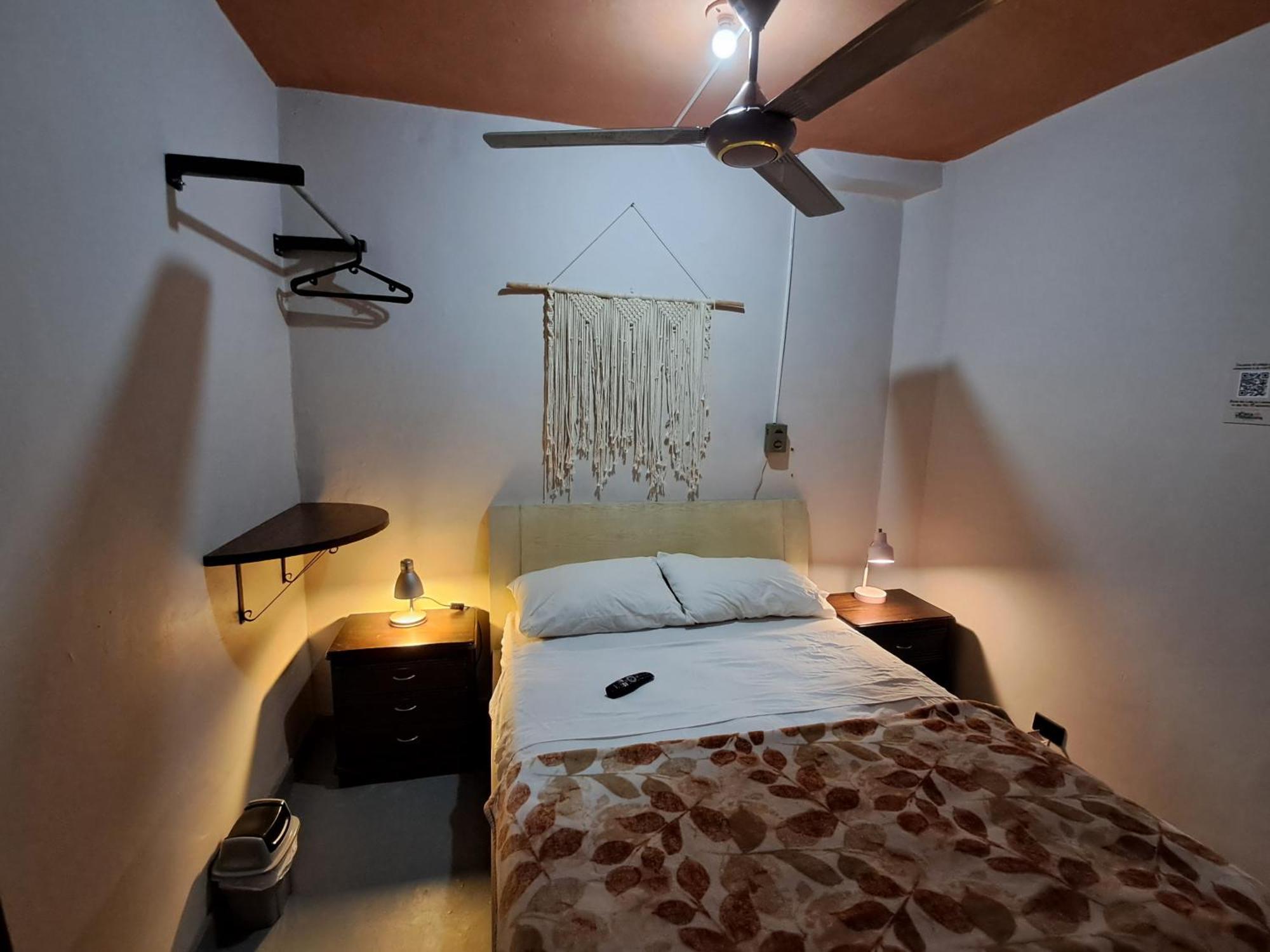 Casa Primavera Hostal Медельин Экстерьер фото